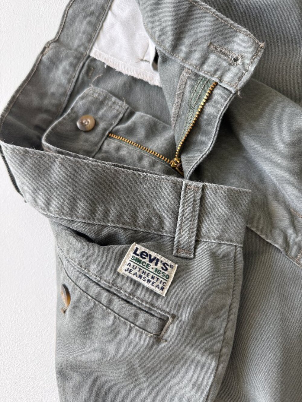 Levi's Authentic Jeanswear Pleated Chinos Olive Green 100% Cotton 36x32